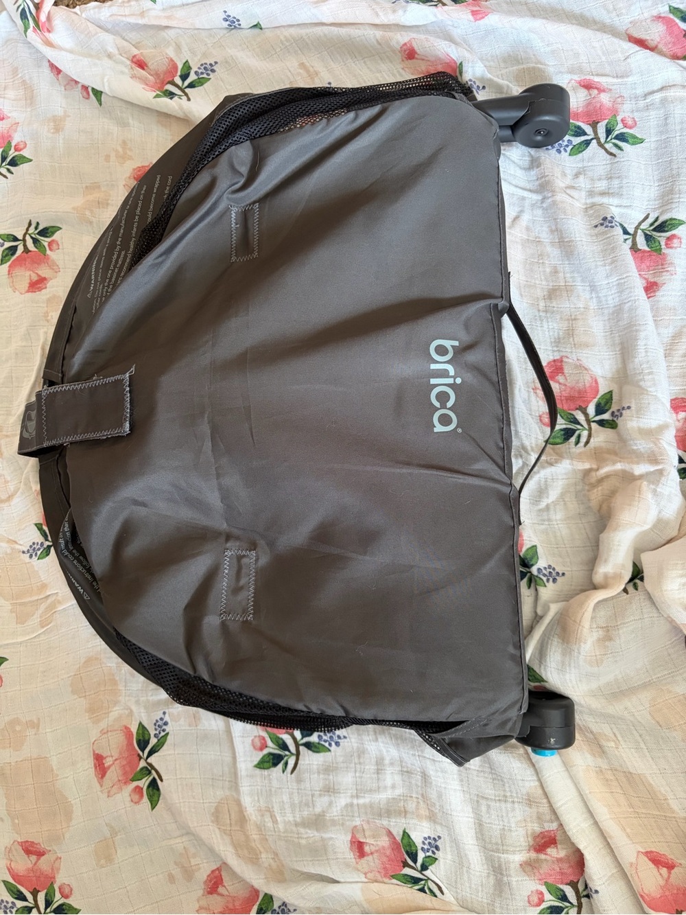 Brica baby travel bassinet - Picture 4 of 8